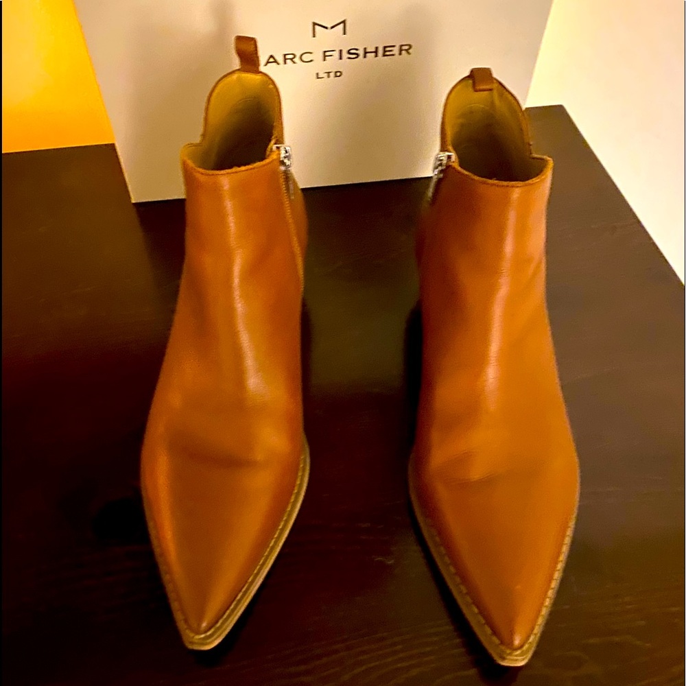 Marc Fisher Women’s Brown Ankle Boot Size 10